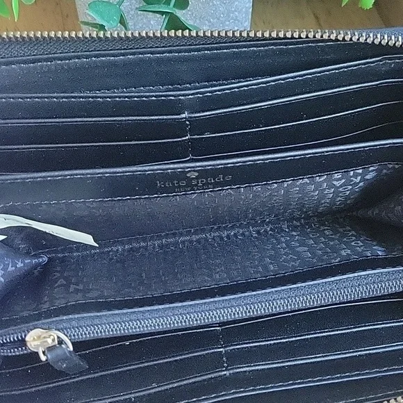 Fossil and Kate Spade Wallet Bundle - Picture 10 of 16